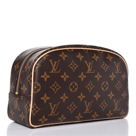 louis vuitton wash bag price|louis vuitton vintage toiletry bag.